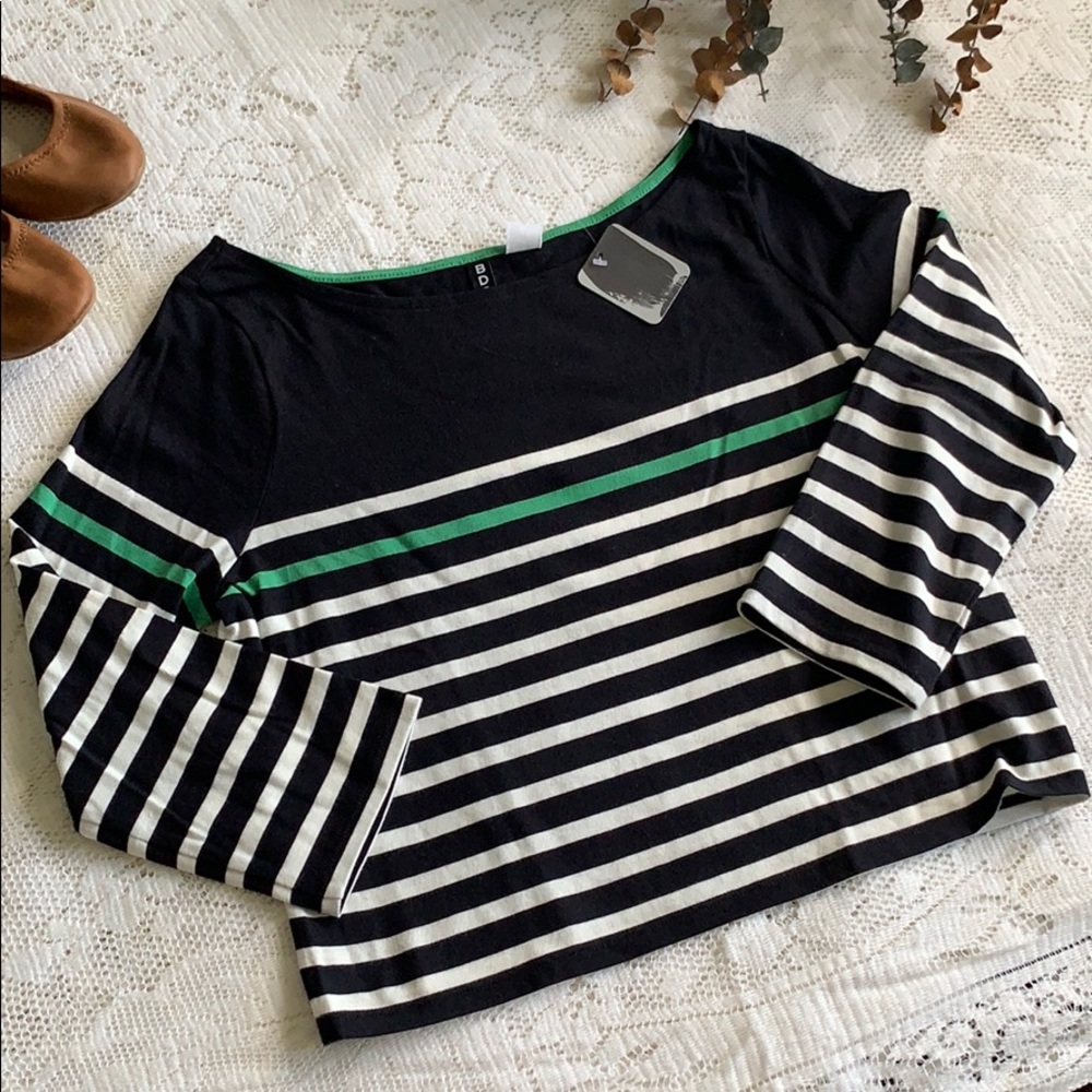 3/$30 🎁 BDG Striped Long-Sleeve Crop Top - Picture 1 of 3